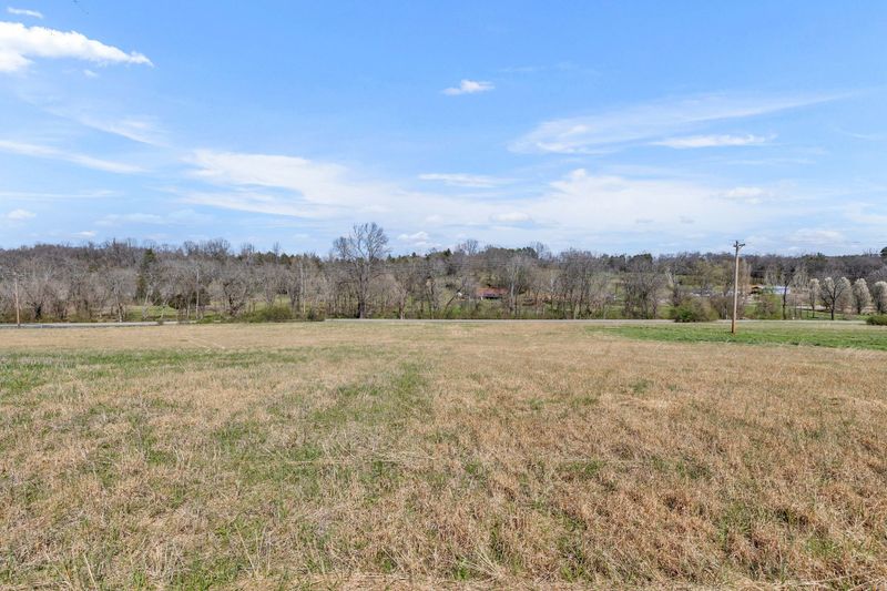 1 Theta Pike, Columbia, TN 38401