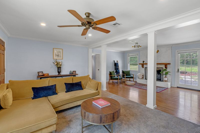 6300 Vaughns Gap Ct, Nashville, TN 37205