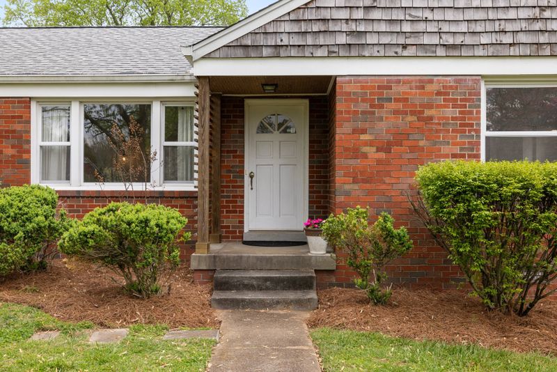 5218 Anchorage Dr, Nashville, TN 37220