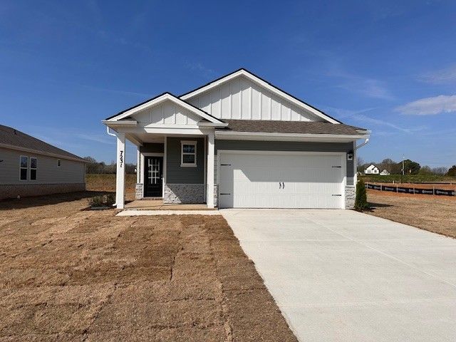 7231 Lang Ave, White House, TN 37188