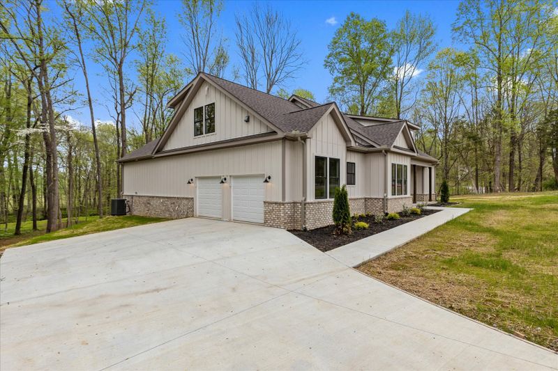 2576 Deer Creek Ln, White House, TN 37188
