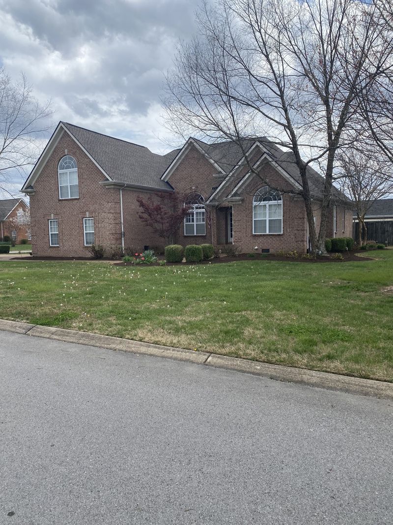 106 Stonefield Dr, Mount Juliet, TN 37122