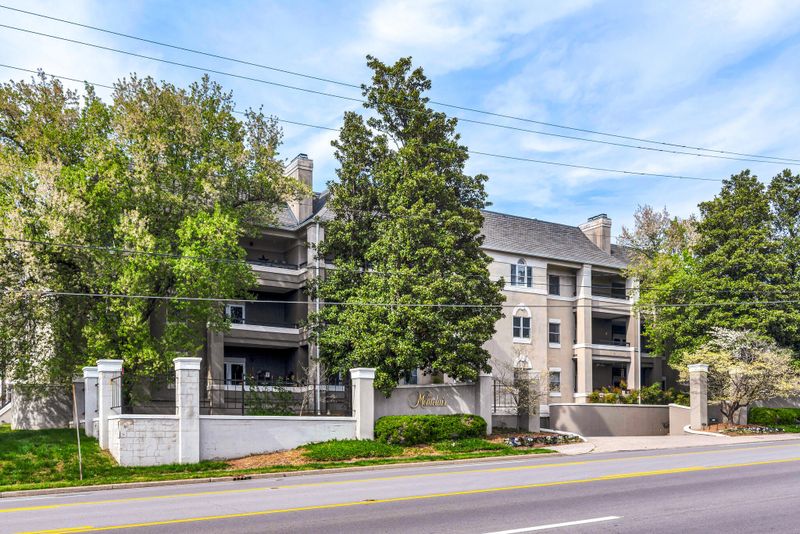 3818 W End Ave #201, Nashville, TN 37205