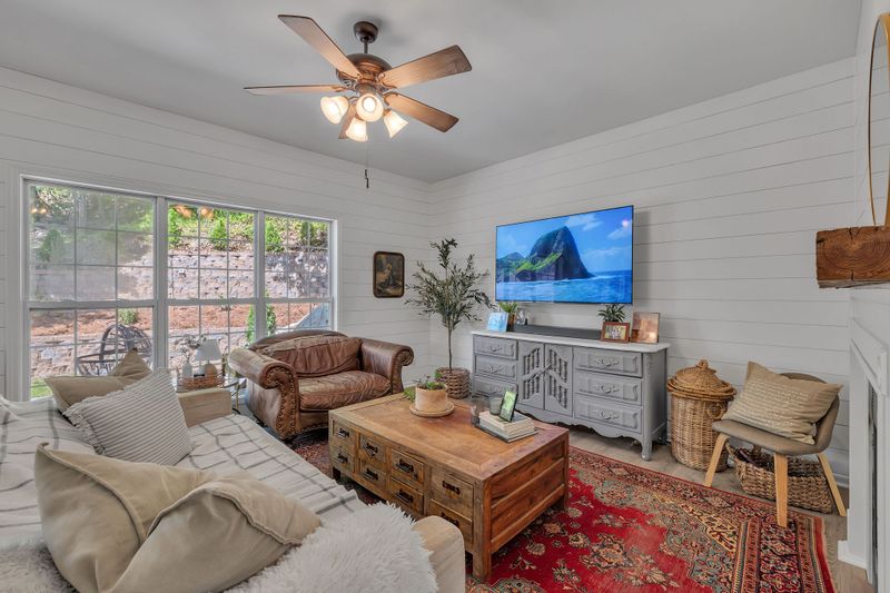 305 Spring Pl, Nashville, TN 37221
