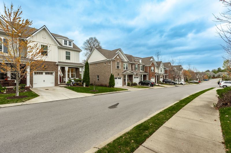 1009 Livingstone Ln, Mount Juliet, TN 37122