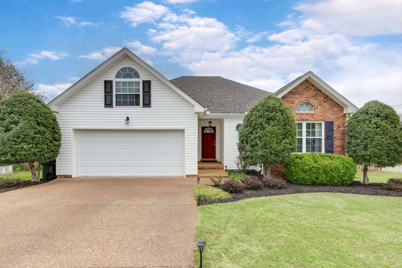 520 Rhodes Cir, Gallatin, TN 37066