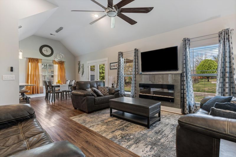 1410 Sycamore Dr, Murfreesboro, TN 37128