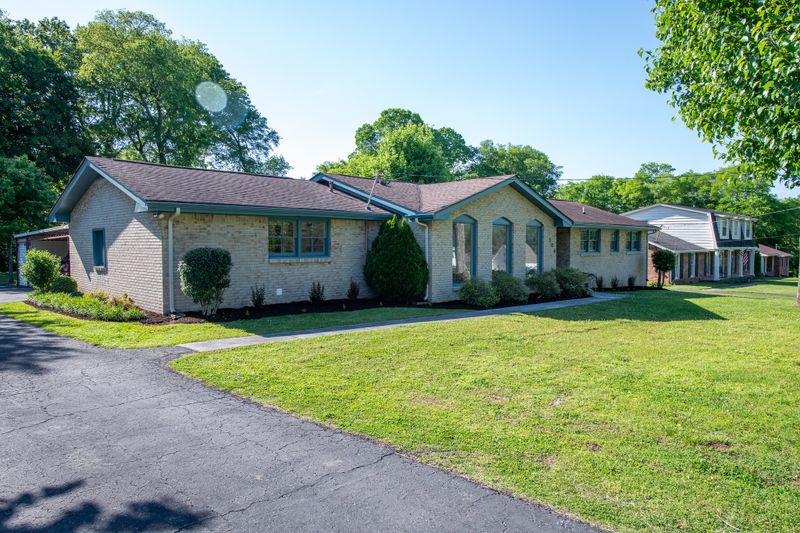106 Highlander Dr, Hendersonville, TN 37075