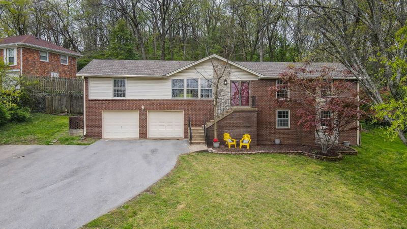 304 Port Dr, Madison, TN 37115