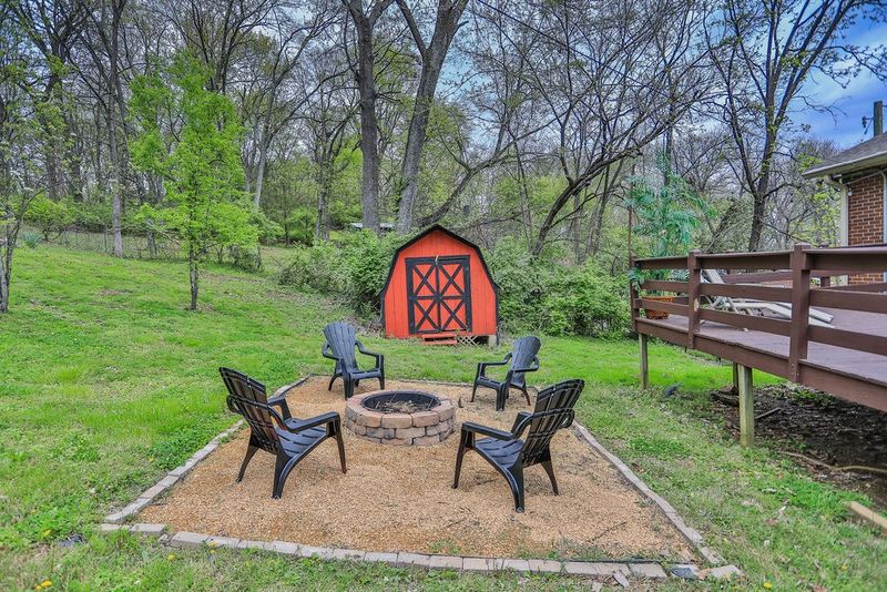 304 Port Dr, Madison, TN 37115
