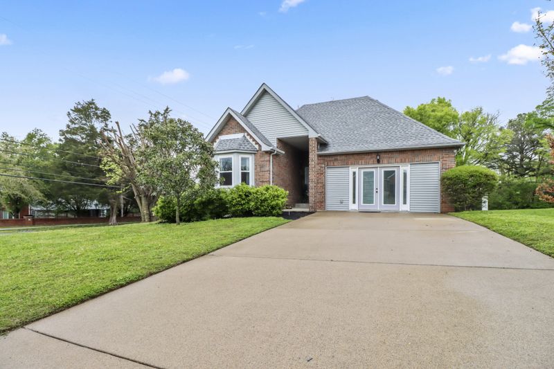 3701 Seville Dr, Hermitage, TN 37076