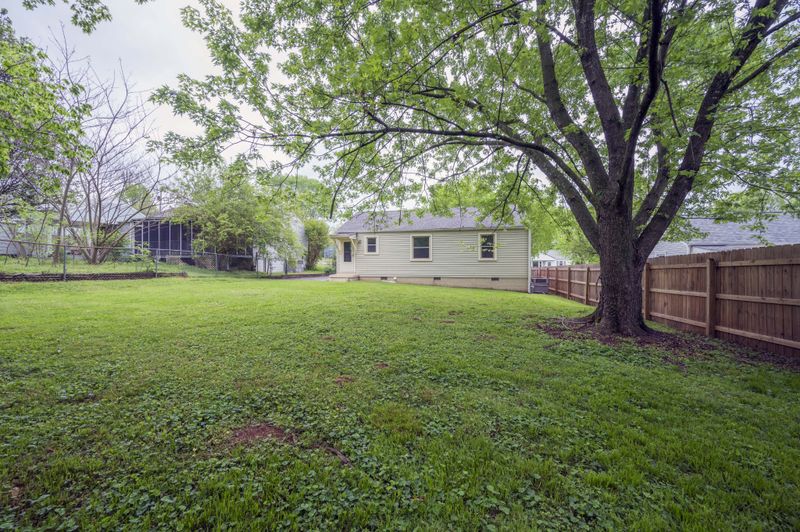 1920 Overton Dr, Columbia, TN 38401