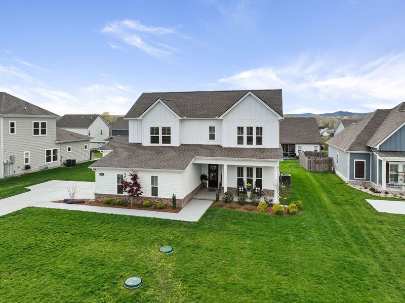 1326 Clarendon Ave, Murfreesboro, TN 37128