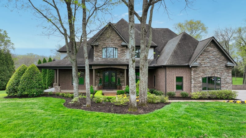 626 Forest Retreat Rd, Hendersonville, TN 37075