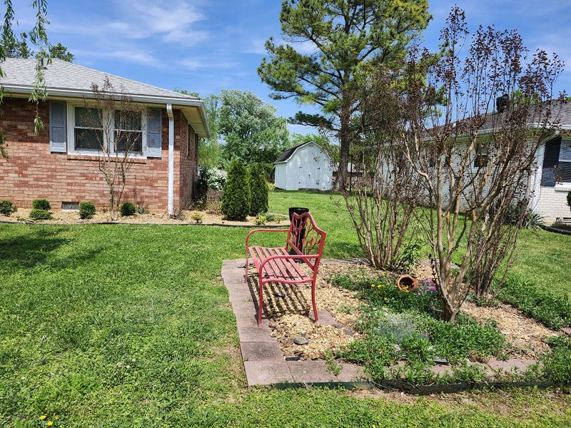 423 Vosswood Dr, Lebanon, TN 37087