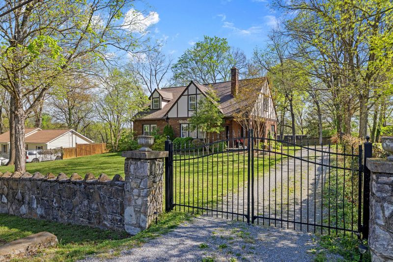 1407 Cardinal Ave, Nashville, TN 37216