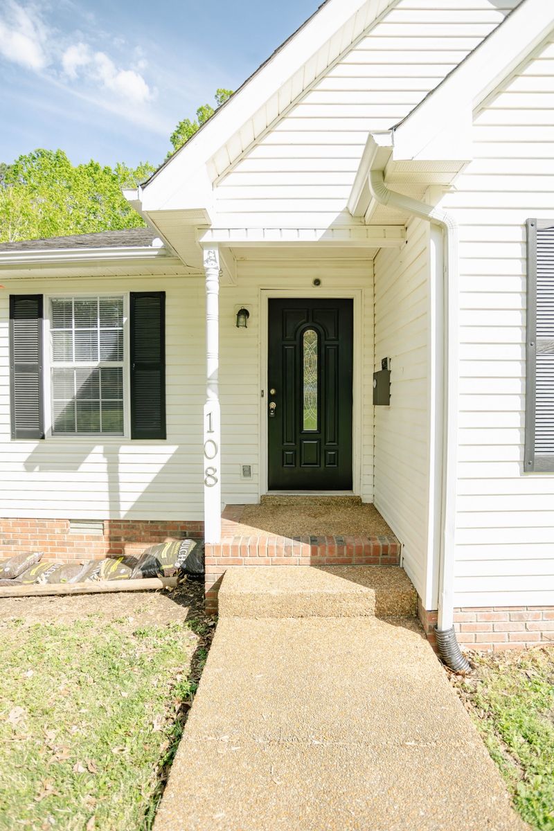 108 Oak Ave, Dickson, TN 37055