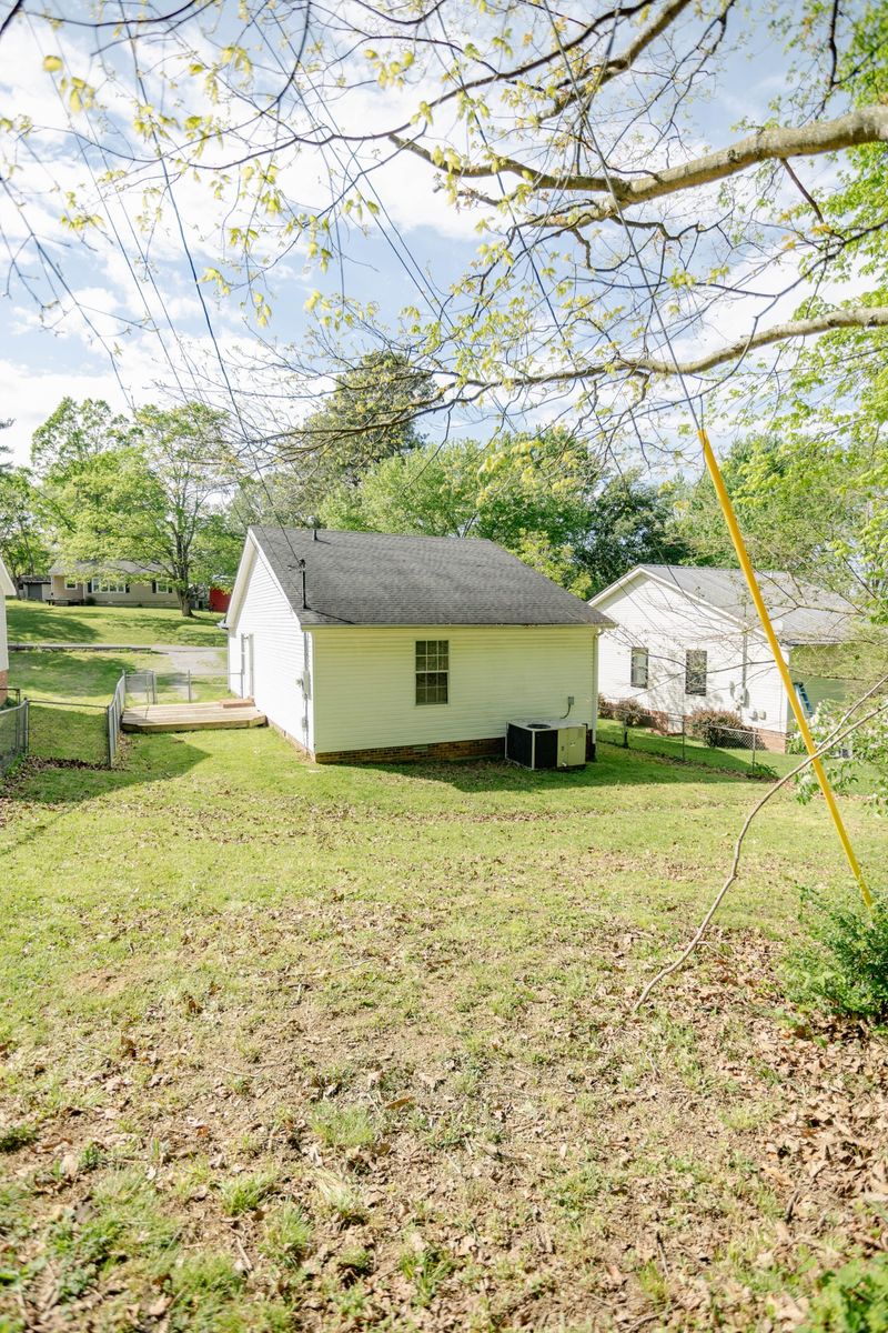 108 Oak Ave, Dickson, TN 37055