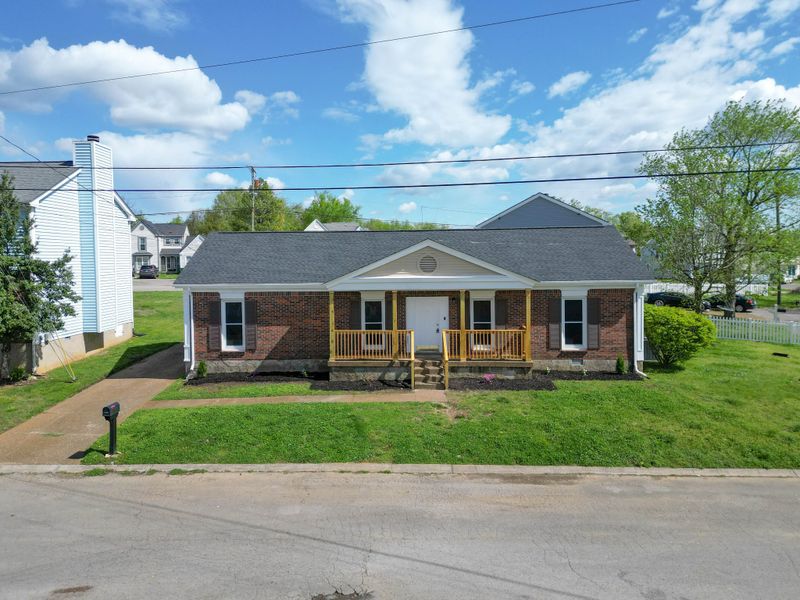1413 Sixpence Pl, Madison, TN 37115
