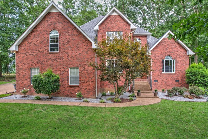 1029 Fairways Dr, Greenbrier, TN 37073