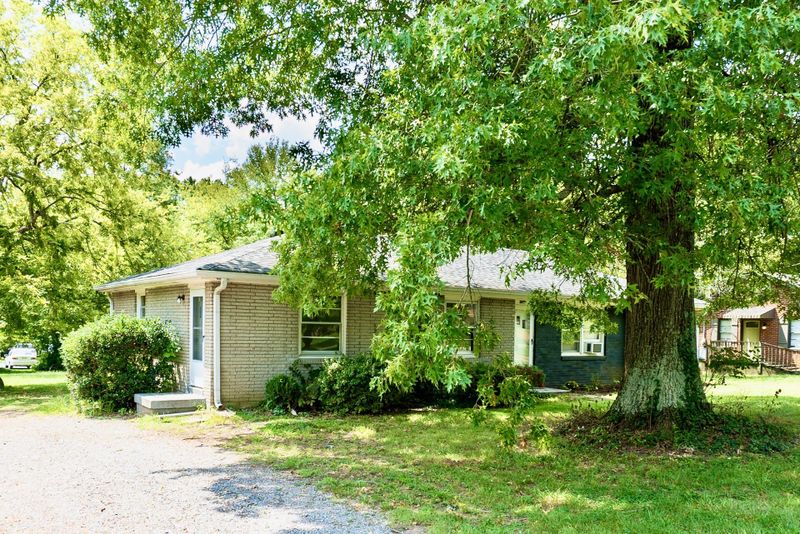 1314 Coreland Dr, Madison, TN 37115
