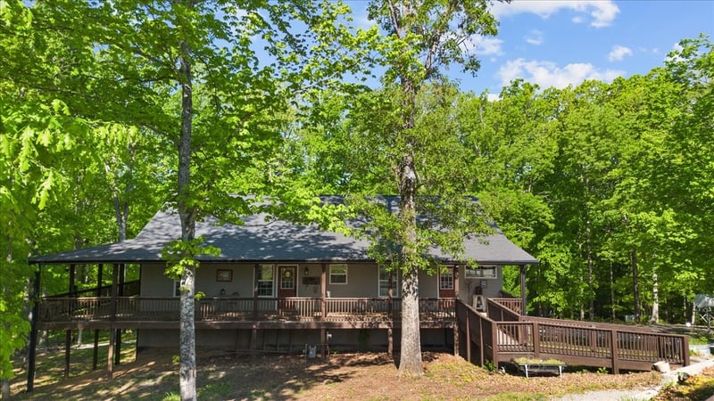 901 Slaydenwood Rd, Vanleer, TN 37181