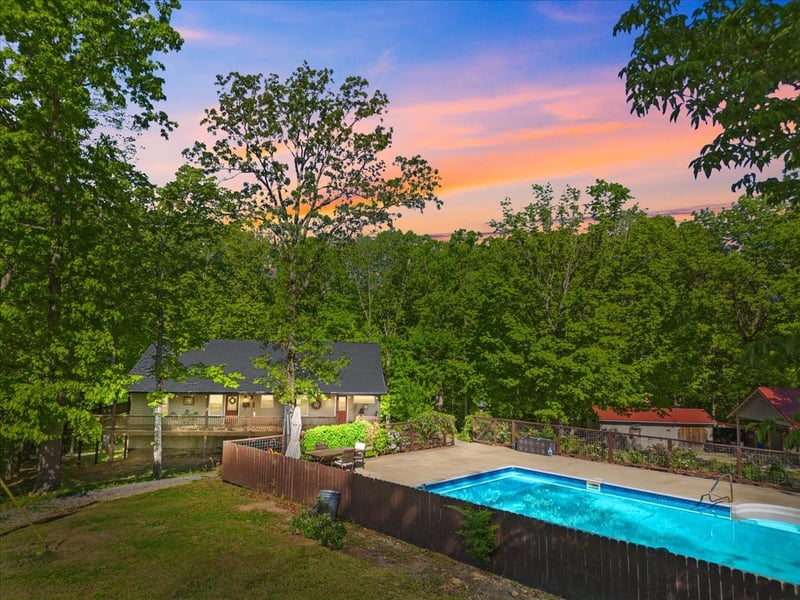901 Slaydenwood Rd, Vanleer, TN 37181