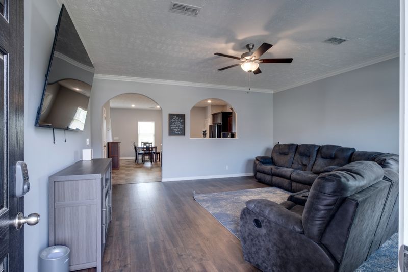 2416 Hollis Dr, Murfreesboro, TN 37127