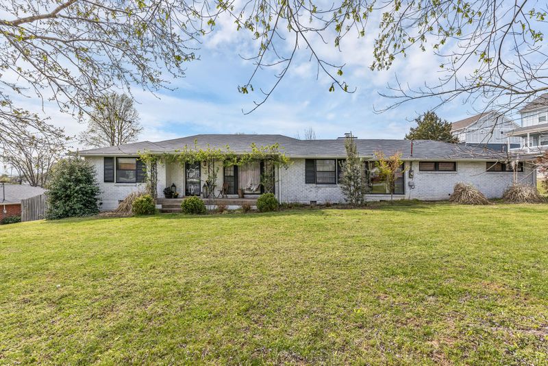 2609 Brittany Dr, Nashville, TN 37206