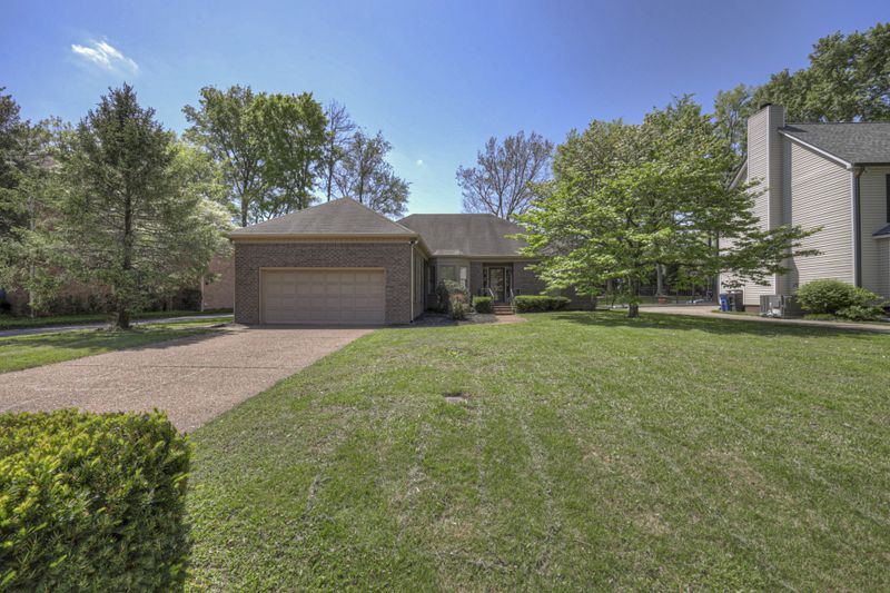 1133 Hunters Chase Dr, Franklin, TN 37064
