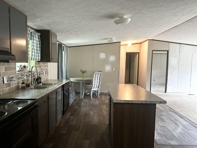 104 Chloe Dr E, Westmoreland, TN 37186