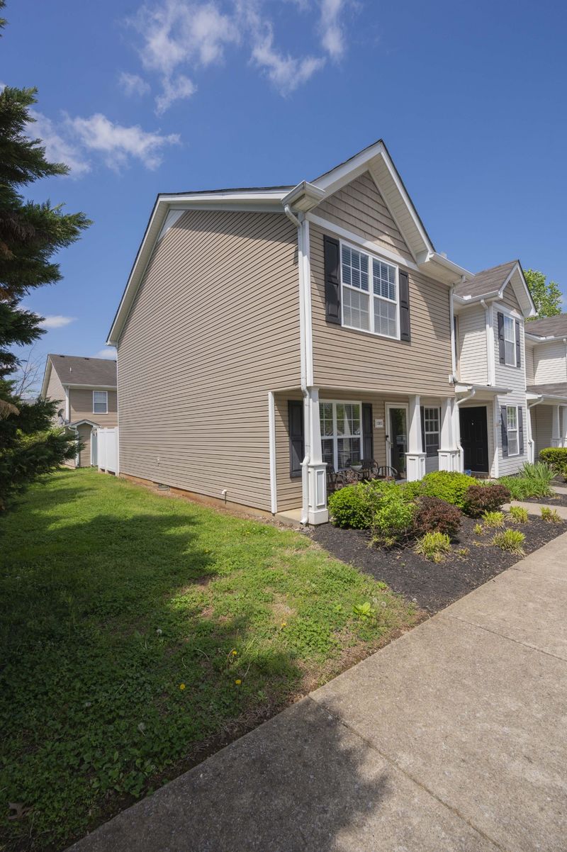 1305 Tweedle Ct, Murfreesboro, TN 37130