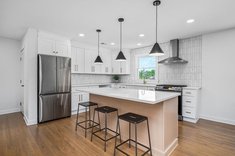 142 Southridge Dr, Nashville, TN 37207