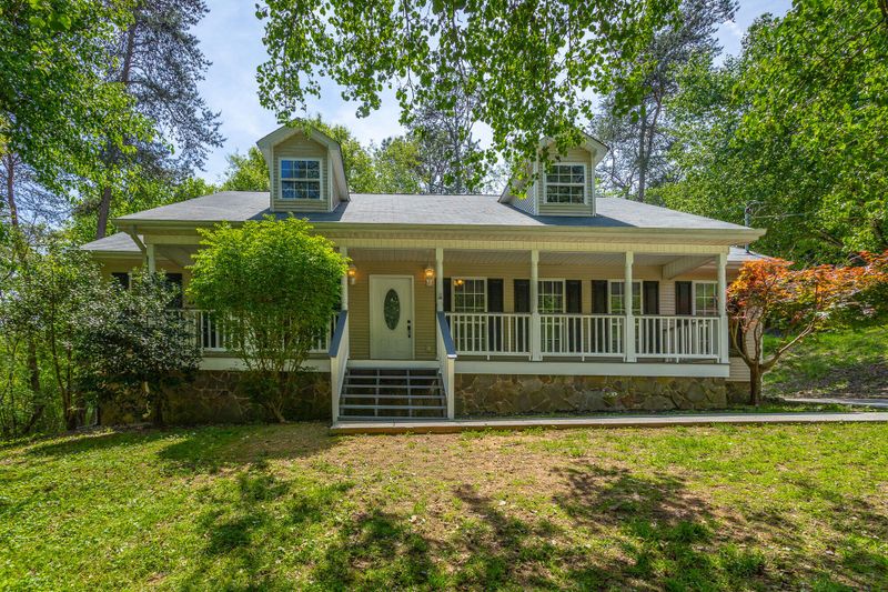 601 Gregory Ln, La Fayette, GA 30728