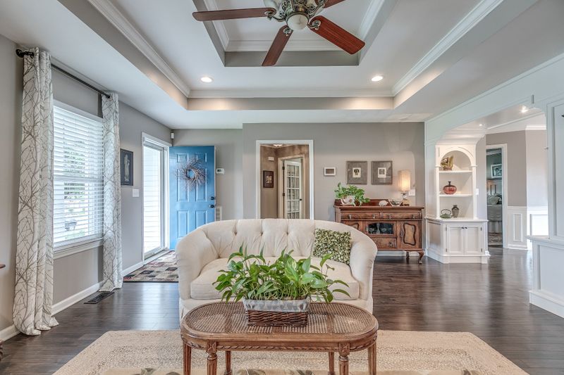 1323 Knight Dr, Murfreesboro, TN 37128