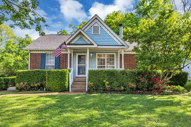 5800 Foxview Dr, Antioch, TN 37013