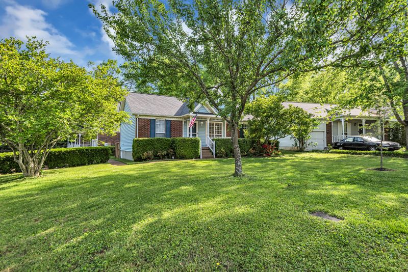 5800 Foxview Dr, Antioch, TN 37013