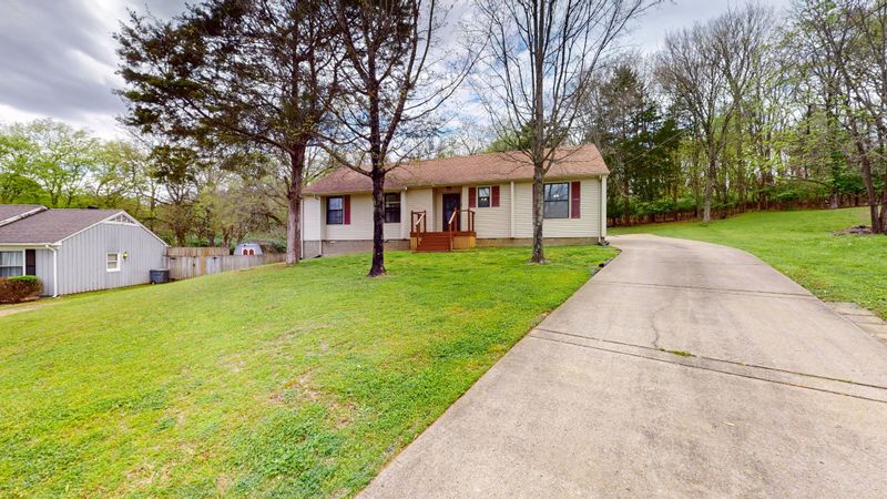 105 Cedar Ct, Hendersonville, TN 37075