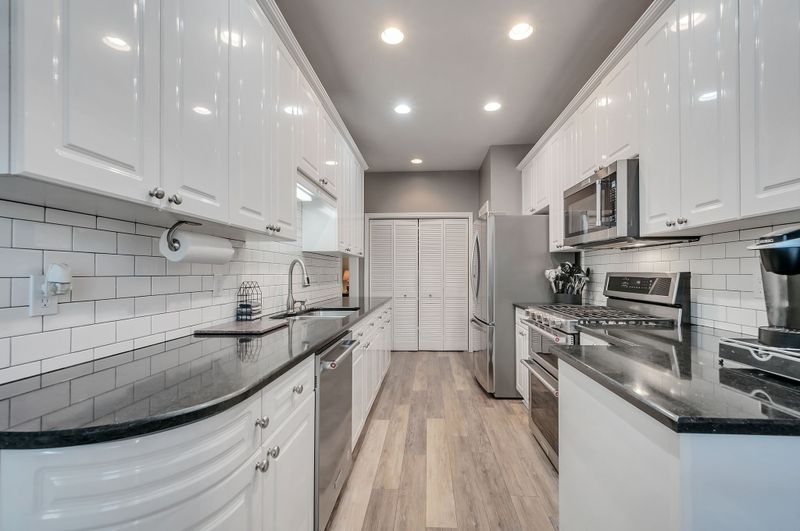 9215 Sawyer Brown Rd, Nashville, TN 37221