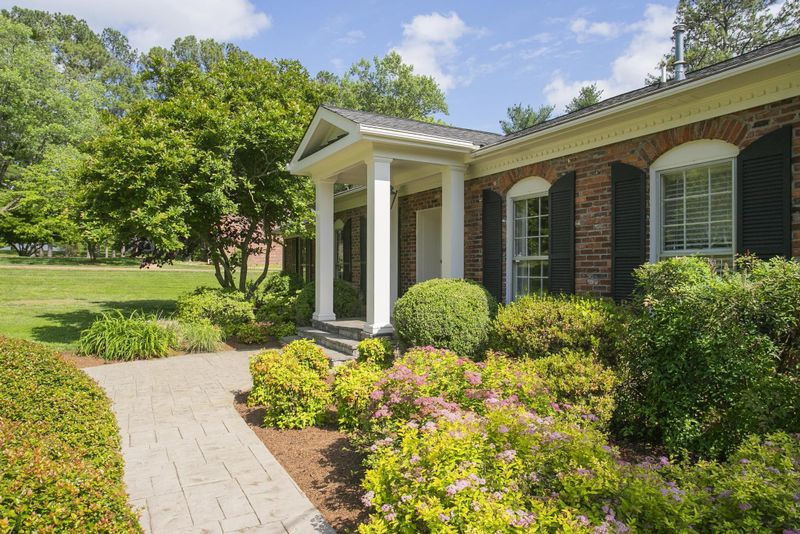 8111 Dozier Pl, Brentwood, TN 37027