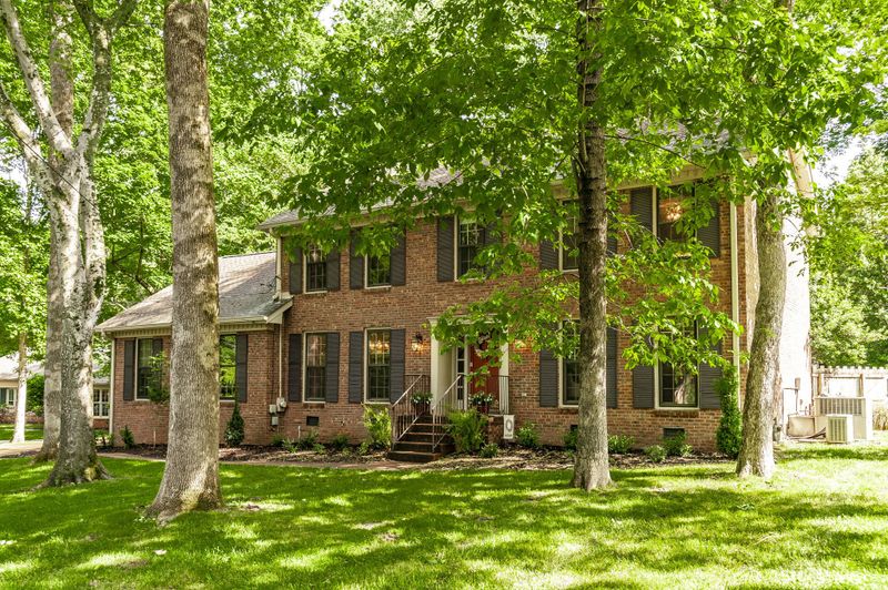 102 Stones Throw, Hendersonville, TN 37075