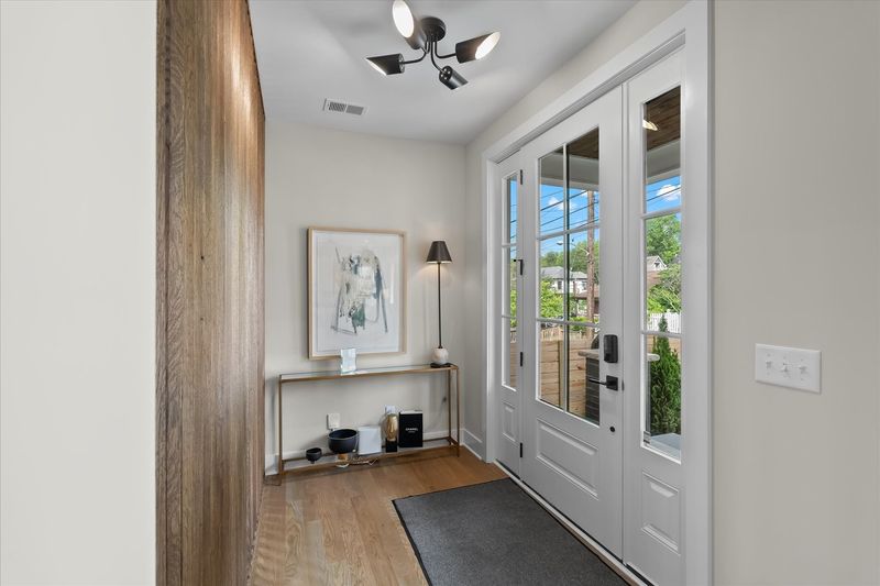 927 Jackson St, Nashville, TN 37208