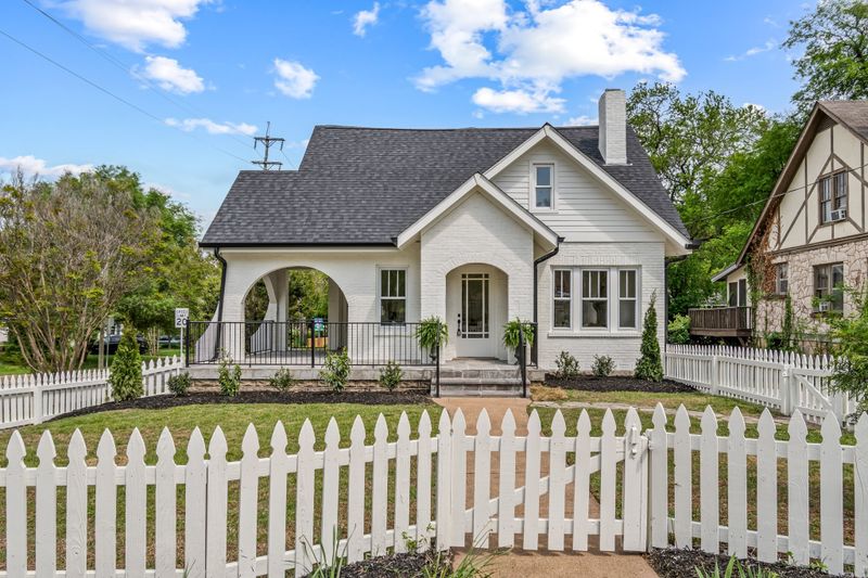 2000 Natchez Trce, Nashville, TN 37212