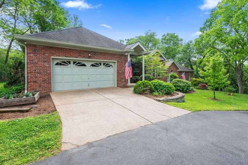 102 Braxton Hill Ct, Nashville, TN 37204