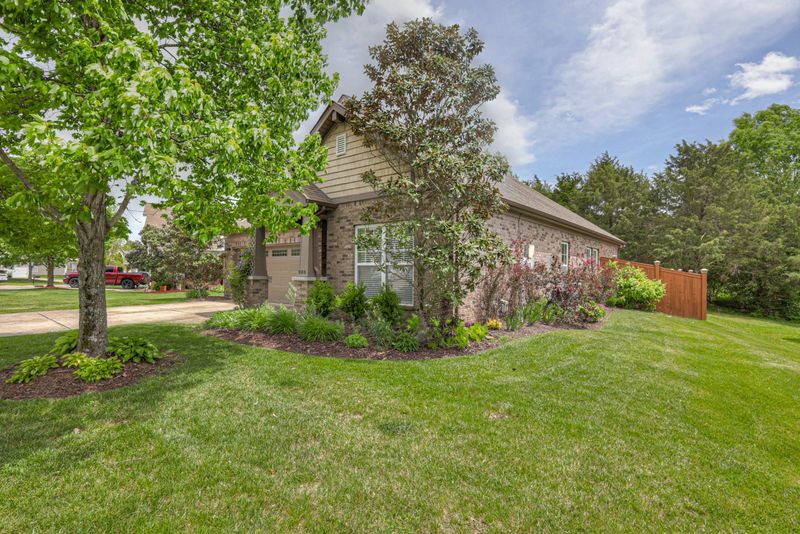 904 Legacy Park Rd, Mount Juliet, TN 37122