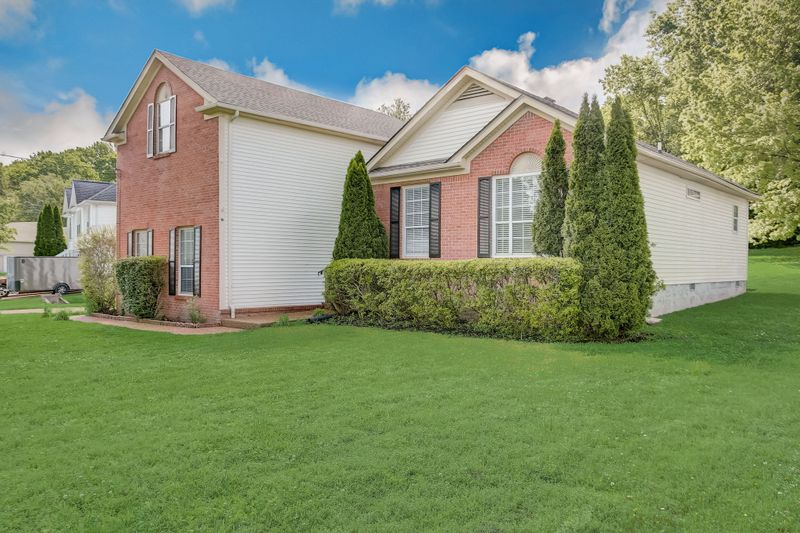 900 Celeste Ct, Mount Juliet, TN 37122