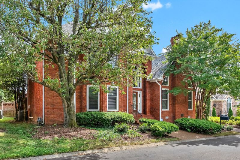 905 Huntington Cir, Nashville, TN 37215