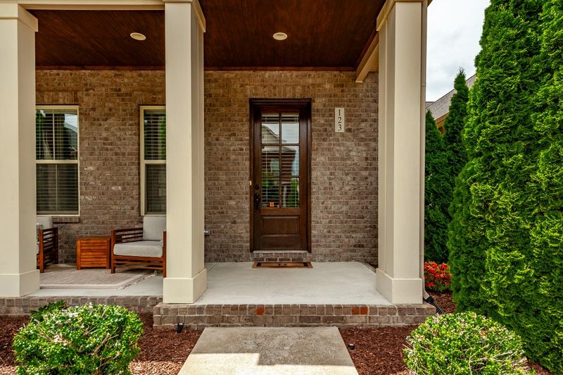 123 Benjamin Ln, Hendersonville, TN 37075