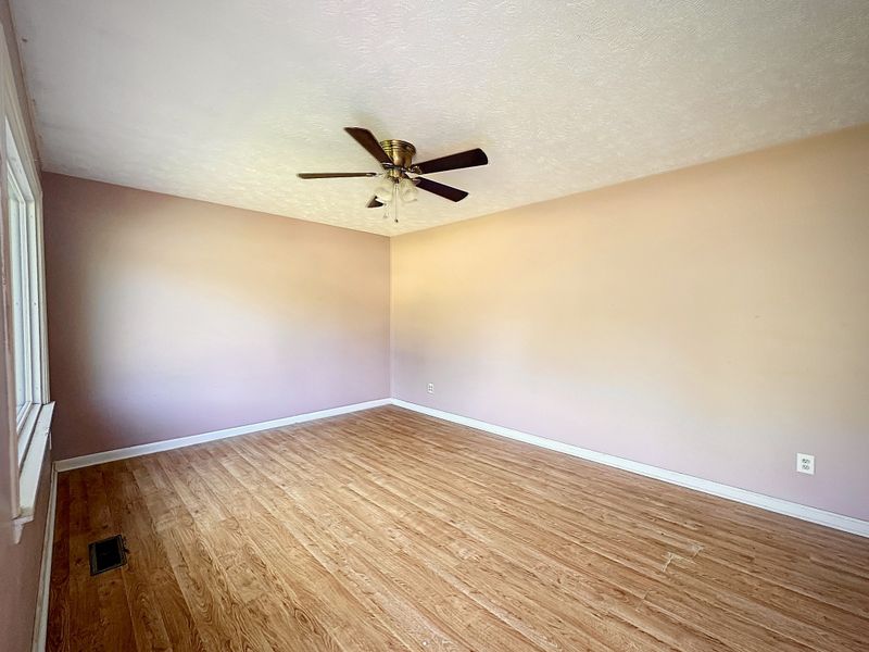 101 Haley Rd, Dickson, TN 37055