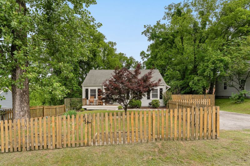 2690 Hartford Dr, Nashville, TN 37210